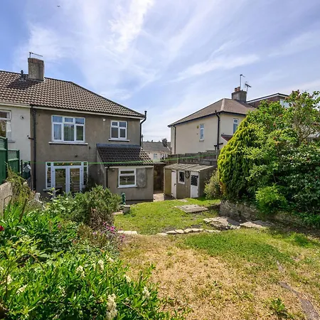 Warrington - Large Beautiful - Great Location In South West By Staystaycations * Bristol