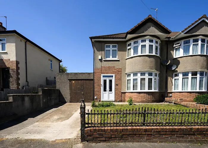 Anima Mundi - Large Beautiful - Great Location In South West By Stae Homes