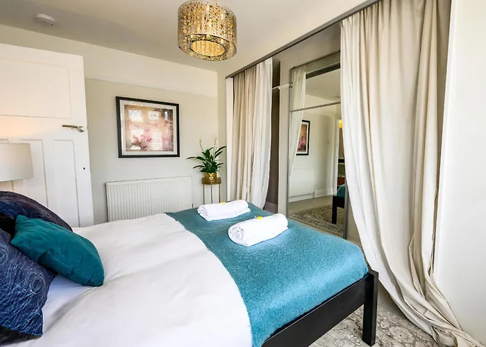 Nyaraló Anima Mundi - Large Beautiful - Great Location In South West By Stae Homes *