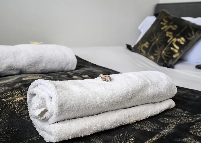 Anima Mundi - Large Beautiful - Great Location In South West By Stae Homes