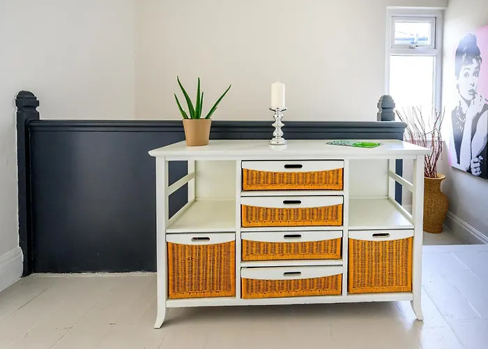 Anima Mundi - Large Beautiful - Great Location In South West By Stae Homes Nyaraló