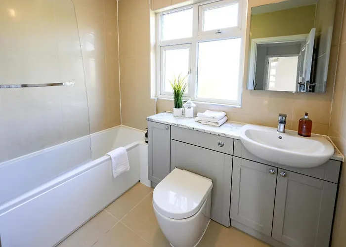 Anima Mundi - Large Beautiful - Great Location In South West By Stae Homes Nyaraló