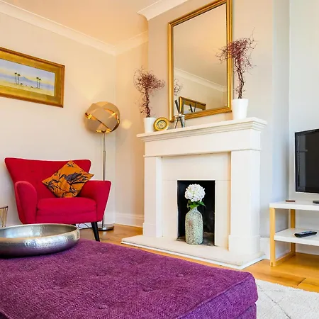 Warrington - Large Beautiful - Great Location In South West By Staystaycations * Bristol