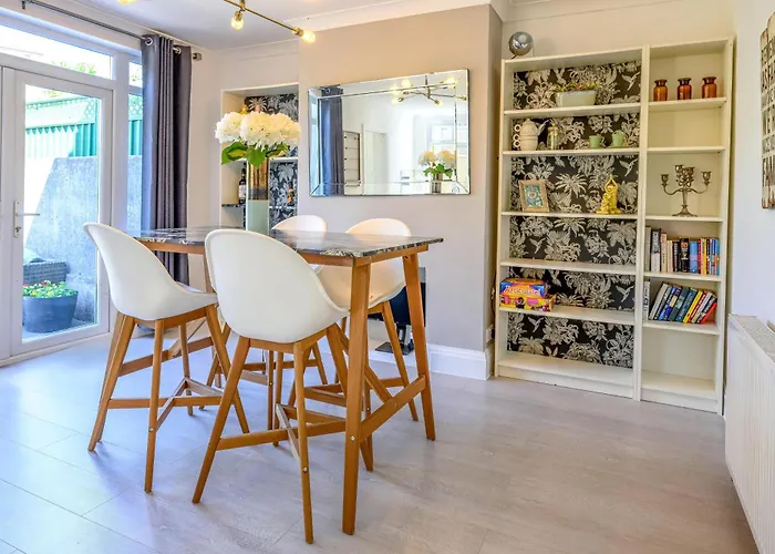 Anima Mundi - Large Beautiful - Great Location In South West By Stae Homes Σπίτι διακοπών *