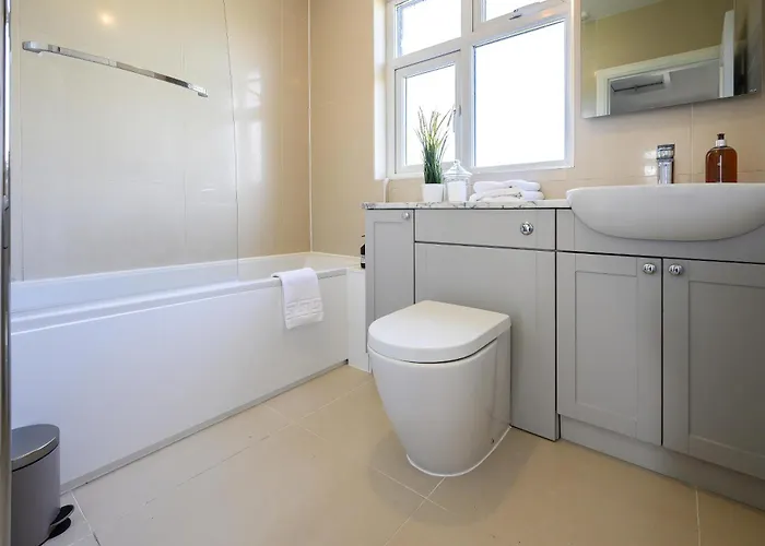 Anima Mundi - Large Beautiful - Great Location In South West By Stae Homes *