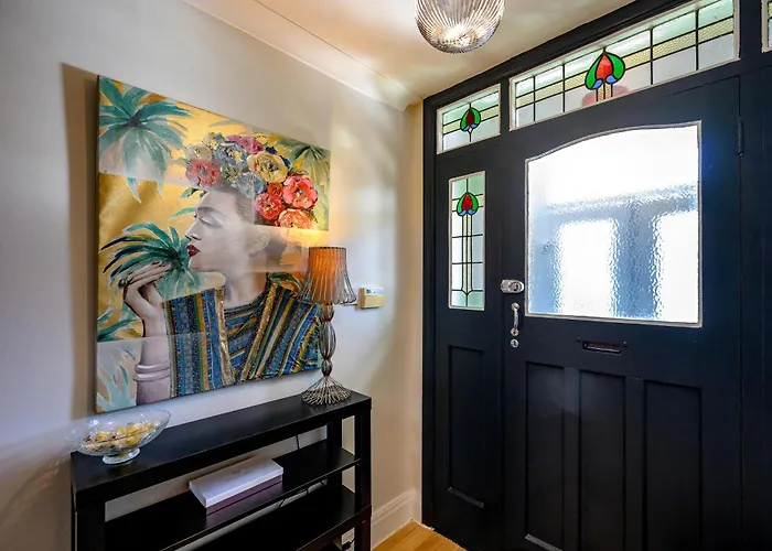 Σπίτι διακοπών Anima Mundi - Large Beautiful - Great Location In South West By Stae Homes *