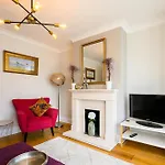 Anima Mundi - Large Beautiful - Great Location In South West By Stae Homes