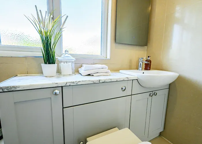 Anima Mundi - Large Beautiful - Great Location In South West By Stae Homes Nyaraló