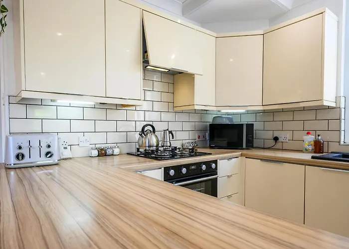 Anima Mundi - Large Beautiful - Great Location In South West By Stae Homes *