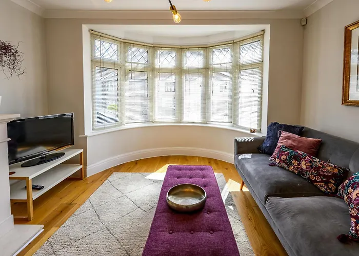 Anima Mundi - Large Beautiful - Great Location In South West By Stae Homes Bristol