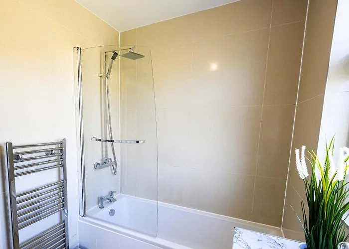 Anima Mundi - Large Beautiful - Great Location In South West By Stae Homes Bristol